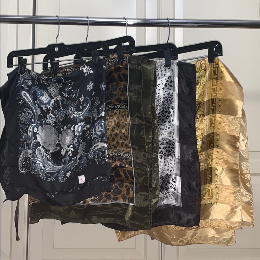 Set of 4 assorted scarves
